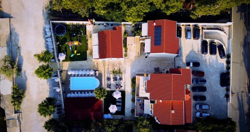 Riviera Resort Вир Экстерьер фото